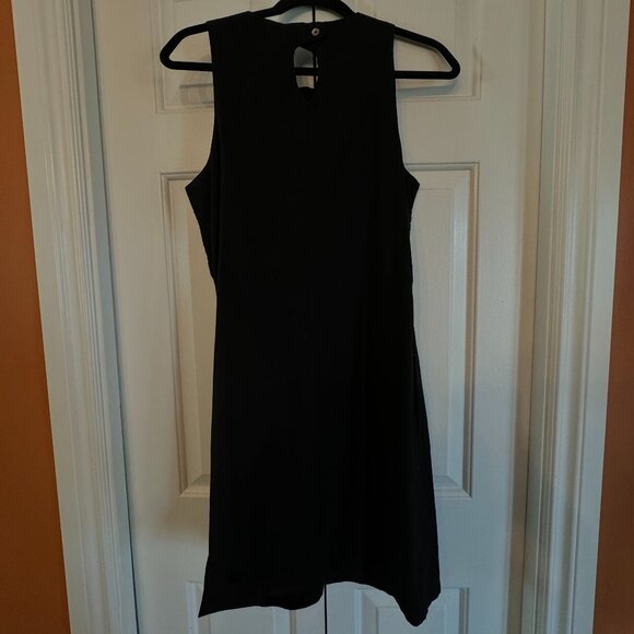 Black Linen Blend Shift Dress with Pockets - Picture 2 of 5